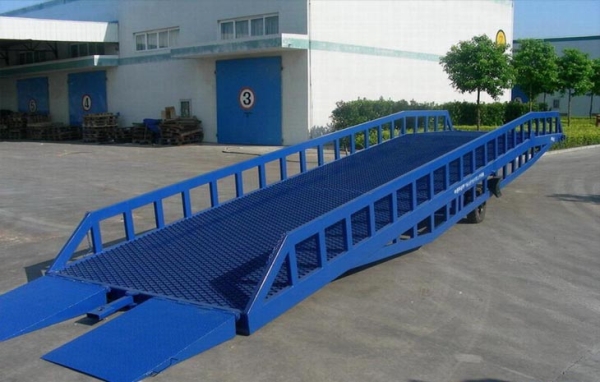 移動式液壓登車橋
